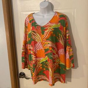 Crown and Ivy Curvy  Green and Pink Graphic Bell Sleeve Blouse Top Tunic 1X